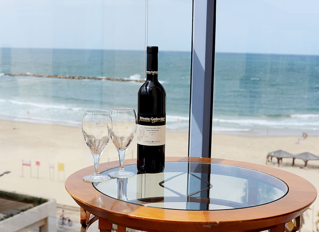 Imagen de la habitación del Hotel Abratel Suites. Foto 11