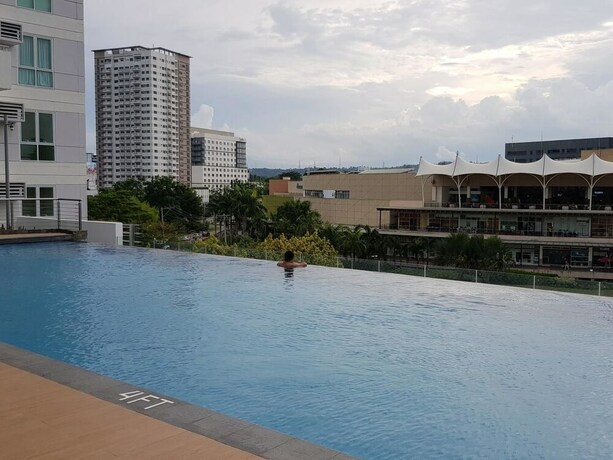 Imagen de la piscina del Hotel Abreeza Place Apartments. Foto 28