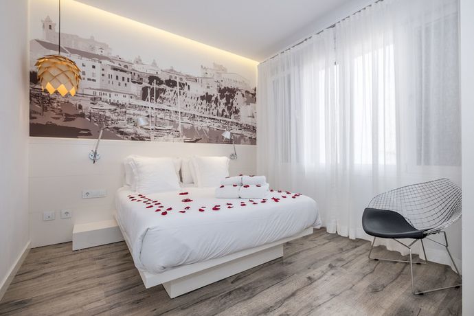 Imagen de la habitación del Hotel Abril 37. Foto 2