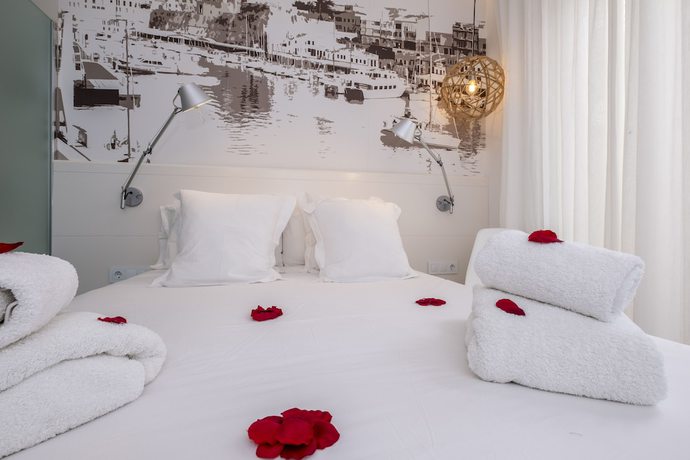 Imagen de la habitación del Hotel Abril 37. Foto 6