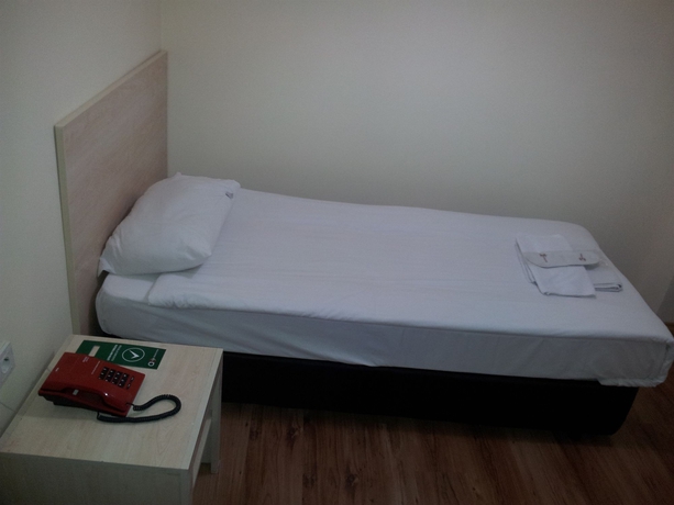 Imagen de la habitación del Hotel Abro Necatibey. Foto 4