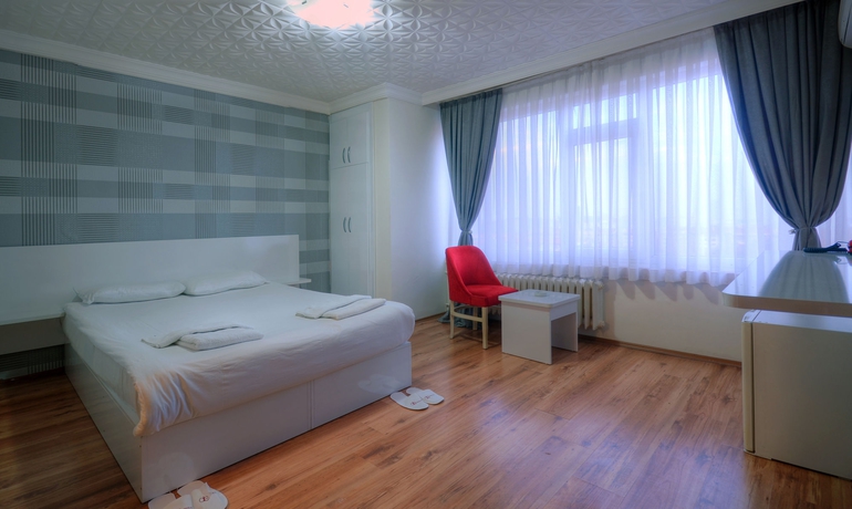Imagen de la habitación del Hotel Abro Necatibey. Foto 7