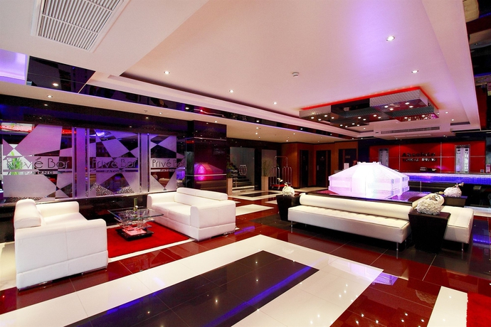 Imagen de los interiores del Hotel Absolute Bangla Suites. Foto 5