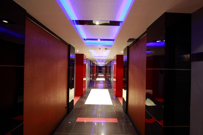 Imagen de los interiores del Hotel Absolute Bangla Suites. Foto 7