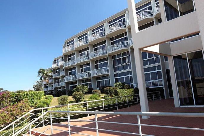 Imagen general del Hotel Absolute Beachfront Opal Cove Resort. Foto 7