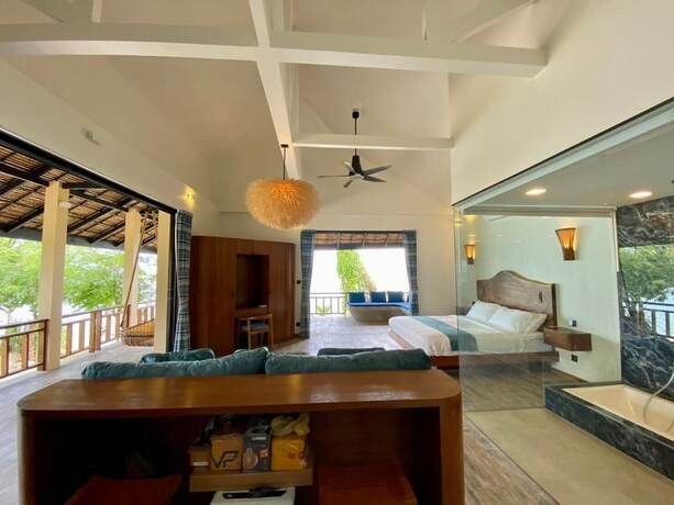 Imagen general del Hotel Absolute Beachfront Resort. Foto 2
