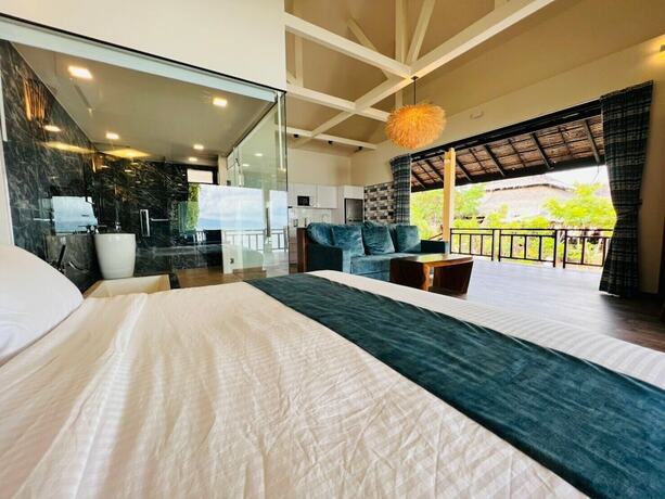 Imagen general del Hotel Absolute Beachfront Resort. Foto 5