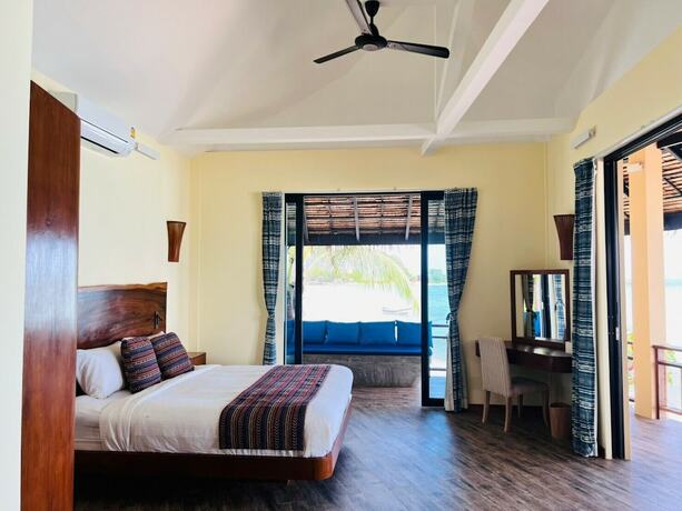 Imagen general del Hotel Absolute Beachfront Resort. Foto 10