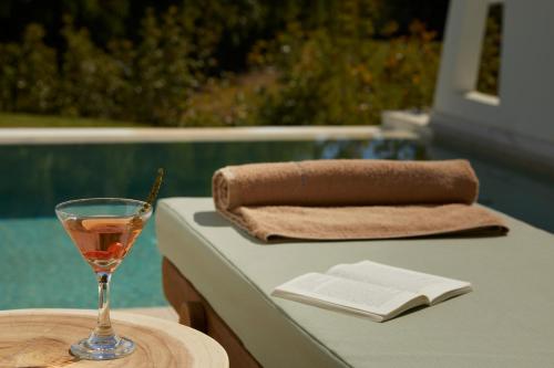 Imagen de la habitación del Hotel Absolute Kiotari Resort. Foto 18