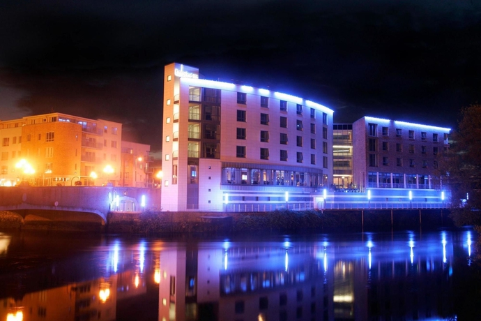 Imagen de los exteriores del Hotel Absolute Limerick. Foto 13