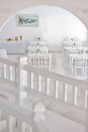 Imagen del bar/restaurante del Hotel Absolute Mykonos Suites and More. Foto 3