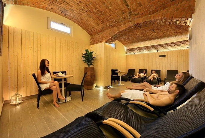 Imagen de la piscina del Hotel Absolutum Wellness. Foto 15