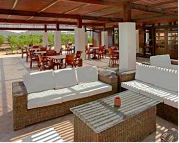 Imagen de los interiores del Hotel Abu Dabbab Lodge. Foto 11