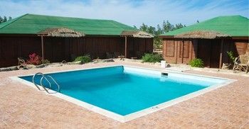 Imagen de la piscina del Hotel Abu Dabbab Lodge. Foto 16