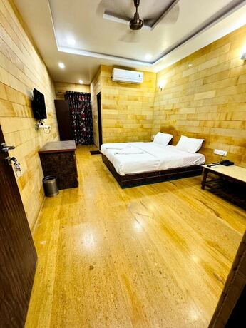 Imagen de la habitación del Hotel Abu Safari Jaisalmer. Foto 39