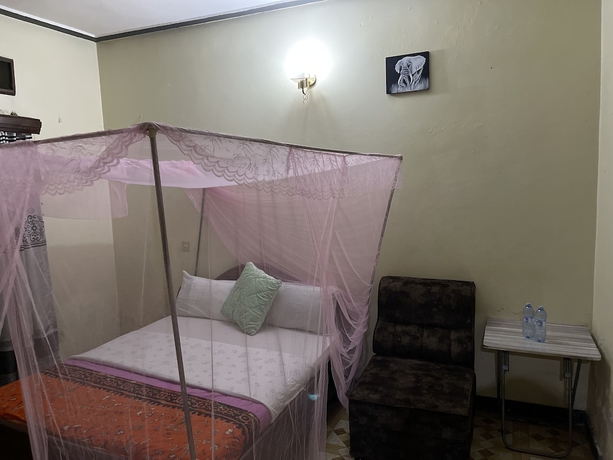 Imagen de la habitación del Hotel Abyssinia Guesthous Entebbe. Foto 6