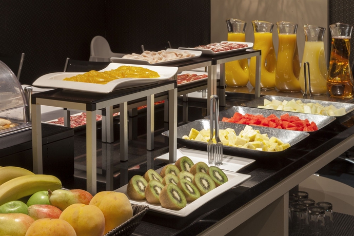 Imagen del bar/restaurante del Hotel Ac Aitana By Marriott. Foto 2