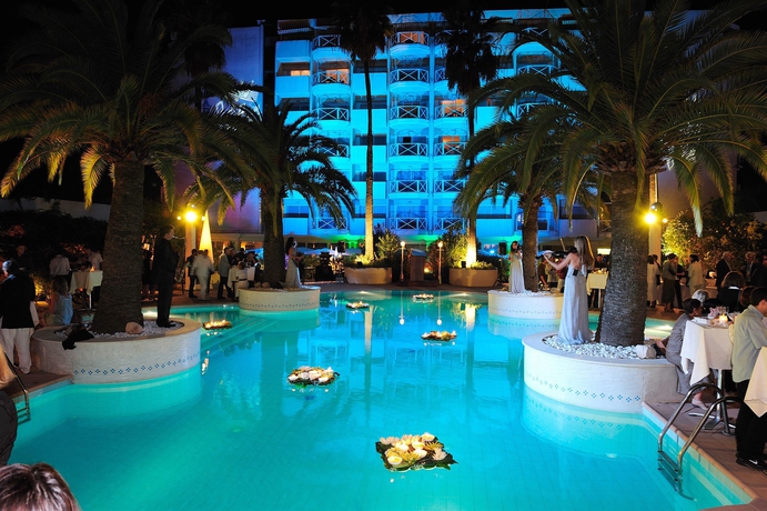 Imagen de la piscina del Hotel Ac By Marriott Ambassadeur Antibes - Juan Les Pins. Foto 16