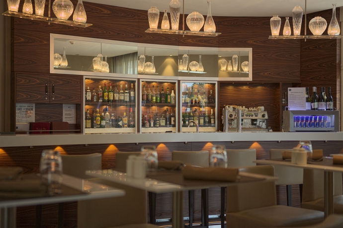 Imagen del bar/restaurante del Hotel Ac By Marriott Ambassadeur Antibes - Juan Les Pins. Foto 7
