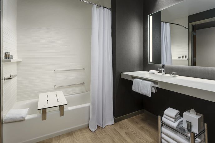 Imagen de la habitación del Hotel Ac By Marriott Chapel Hill Downtown. Foto 13