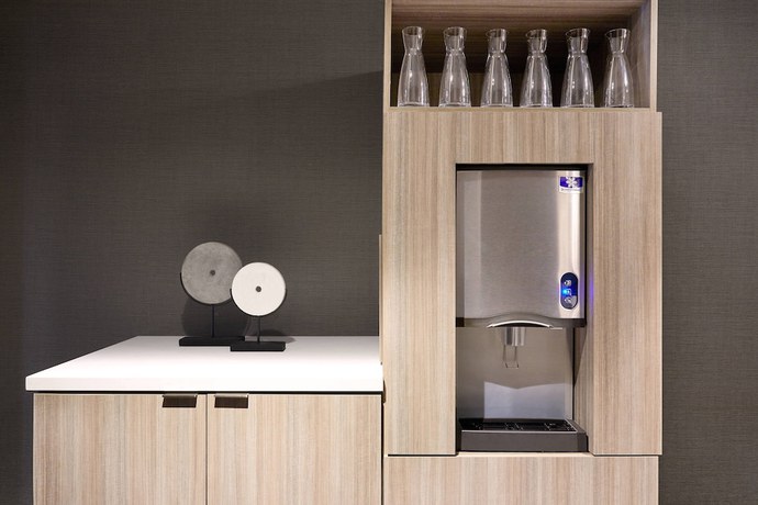 Imagen de los interiores del Hotel Ac By Marriott Charlotte Southpark. Foto 18