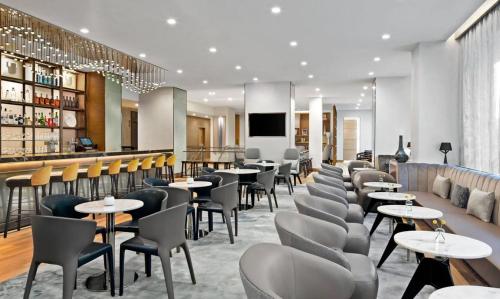 Imagen del bar/restaurante del Hotel Ac By Marriott Oakland Downtown. Foto 2