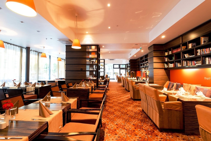 Imagen del bar/restaurante del Hotel Ac By Marriott Riga. Foto 11