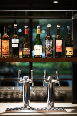 Imagen del bar/restaurante del Hotel Ac By Marriott Tampa Airport. Foto 8
