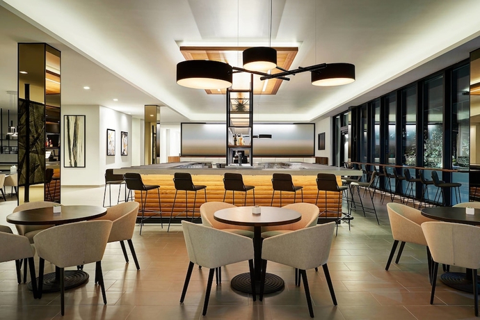 Imagen del bar/restaurante del Hotel Ac By Marriott Tampa Airport. Foto 10
