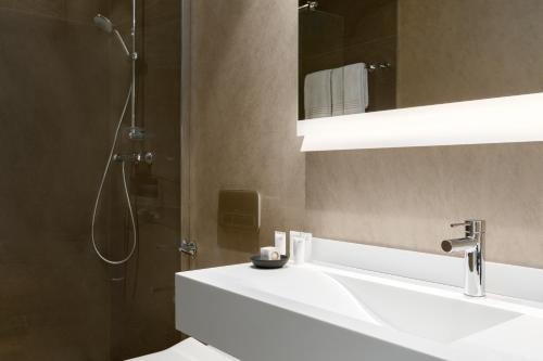 Imagen de la habitación del Hotel Ac By Marriott Wroclaw. Foto 6