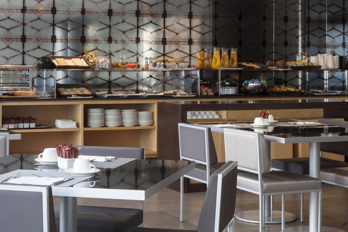 Imagen del bar/restaurante del Hotel Ac Elda By Marriott. Foto 5