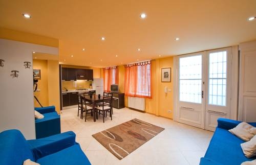 Imagen general del Hotel A.c. Holiday Apartments. Foto 13