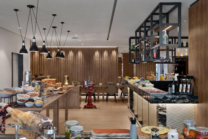 Imagen del bar/restaurante del Hotel Ac Hotel Innsbruck. Foto 2