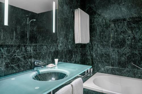 Imagen general del Hotel Ac Huelva By Marriott. Foto 7