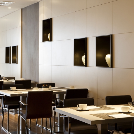 Imagen del bar/restaurante del Hotel Ac Iberia Las Palmas. Foto 2