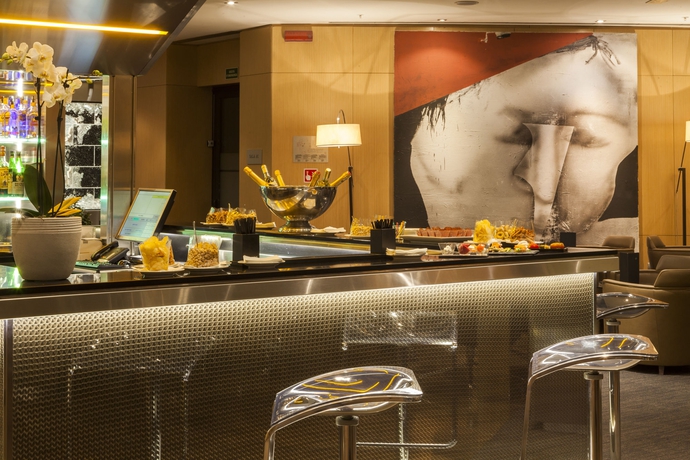 Imagen del bar/restaurante del Hotel Ac Milano By Marriott. Foto 3