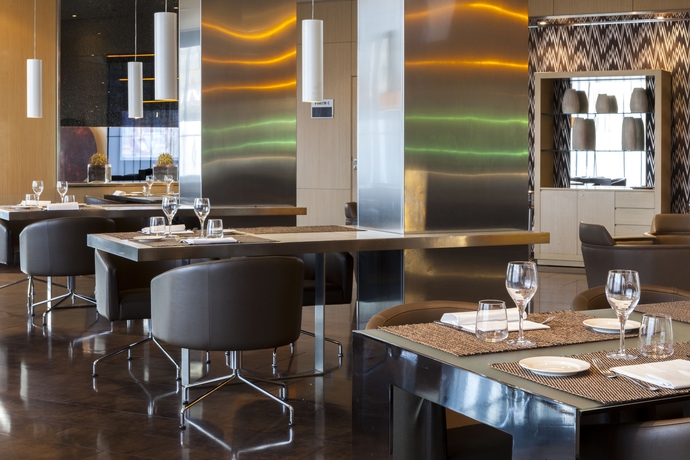 Imagen del bar/restaurante del Hotel Ac Milano By Marriott. Foto 5