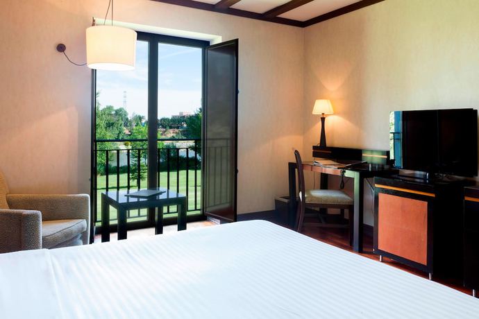 Imagen de la habitación del Hotel Ac Palacio De Santa Ana By Marriott. Foto 6