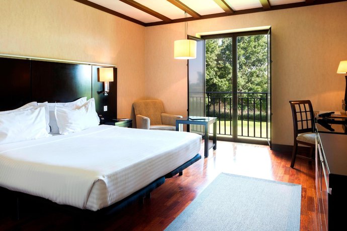 Imagen de la habitación del Hotel Ac Palacio De Santa Ana By Marriott. Foto 7