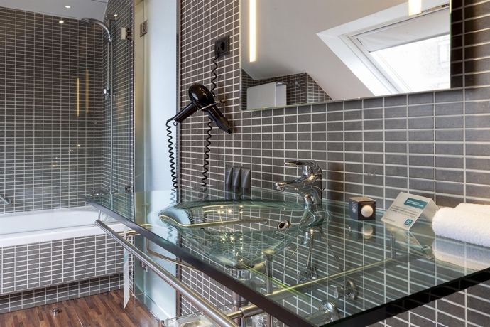 Imagen de la habitación del Hotel Ac Palacio Universal By Marriott. Foto 6