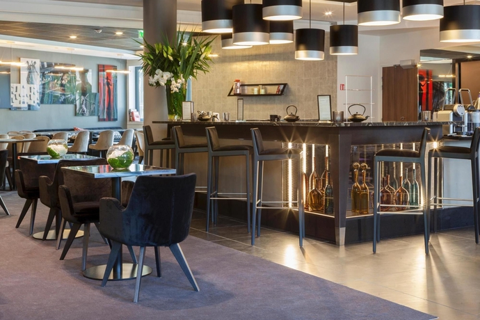 Imagen del bar/restaurante del Hotel Ac Porte Maillot. Foto 7