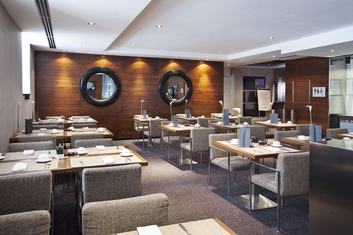 Imagen del bar/restaurante del Hotel Ac Recoletos By Marriott. Foto 6