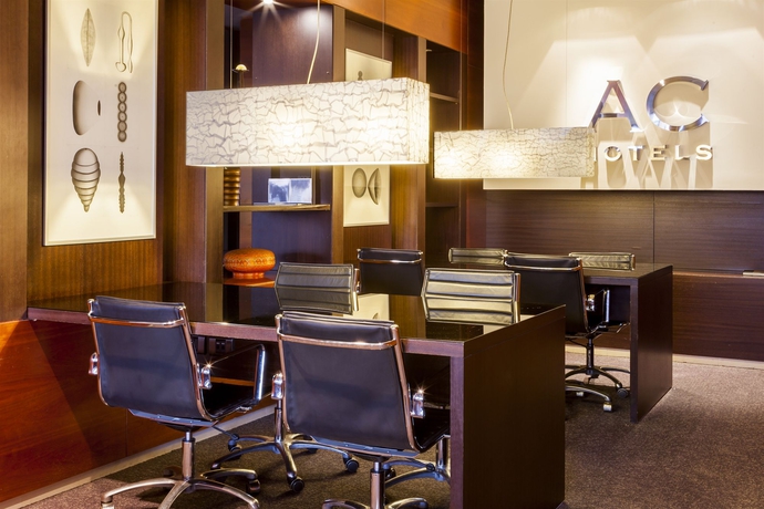 Imagen de los interiores del Hotel Ac Sevilla Fórum By Marriott. Foto 15