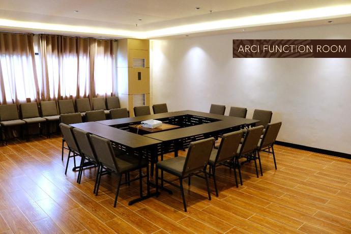 Imagen de los interiores del Hotel Acacia Bacolod. Foto 15