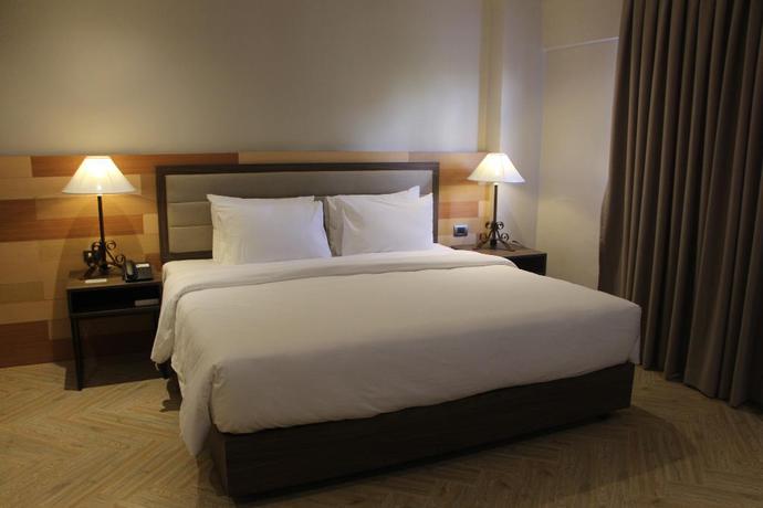 Imagen de la habitación del Hotel Acacia Bacolod. Foto 7
