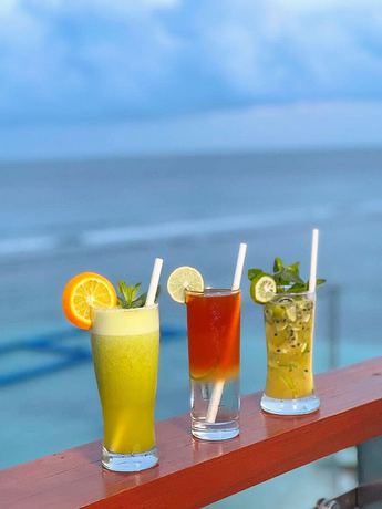 Imagen del bar/restaurante del Hotel Acacia Beach. Foto 2