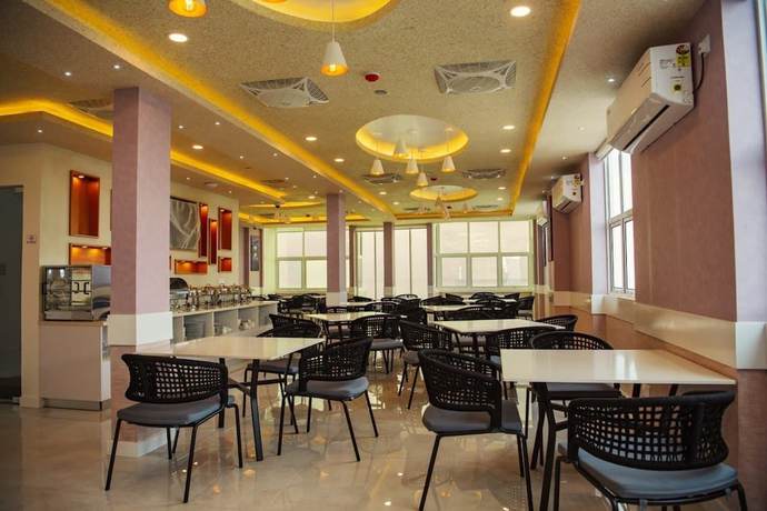 Imagen del bar/restaurante del Hotel Acacia Beach. Foto 3
