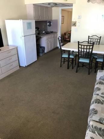 Imagen de la habitación del Hotel Acacia Beachfront Resort. Foto 3