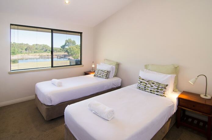 Imagen de la habitación del Hotel Acacia Chalets. Foto 16
