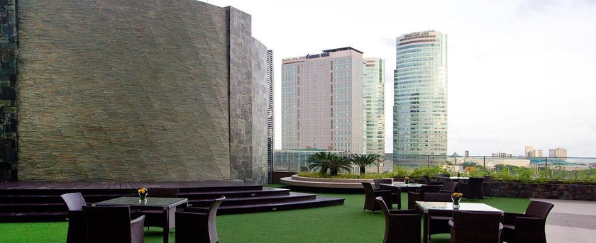 Imagen de los exteriores del Hotel Acacia Manila. Foto 3